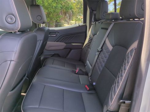 Used 2023 GMC Canyon Denali image 14