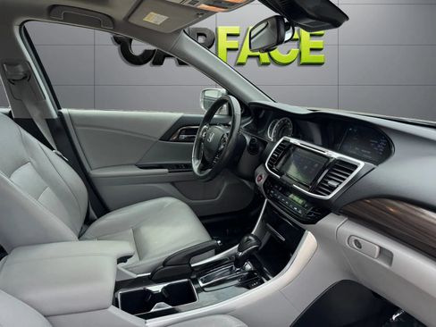 Used 2017 Honda Accord EX-L image 23