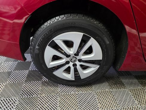 Used 2017 Toyota Prius Three FWD image 38