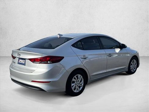 Used 2018 Hyundai Elantra SE w/ SE Connectivity Package 04 image 5
