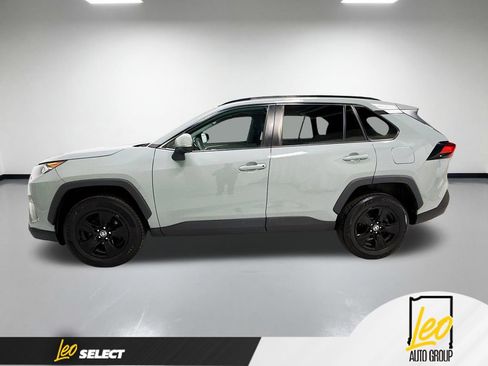 Used 2021 Toyota RAV4 XLE w/ Convenience Package AWD/4WD image 11