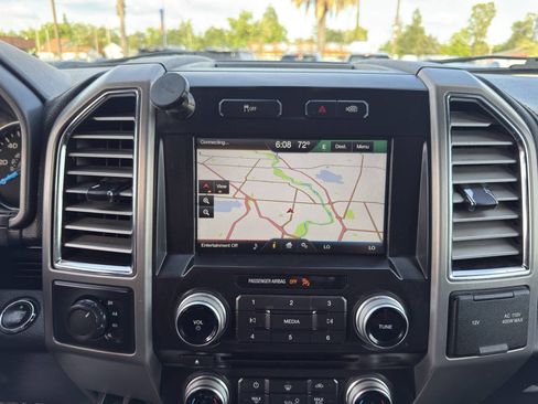 Used 2015 Ford F150 Platinum w/ Equipment Group 701A Luxury AWD/4WD image 18