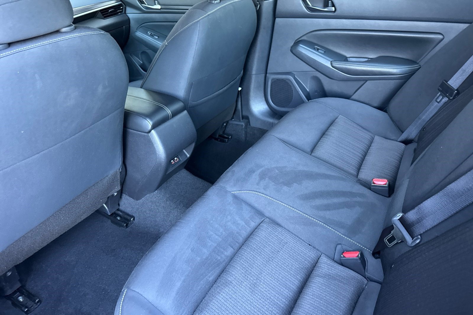 Used 2025 Nissan Altima 2.5 SV FWD image 23