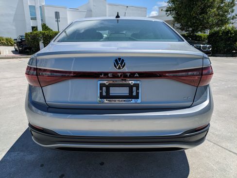 New 2026 Volkswagen Jetta SE FWD image 5