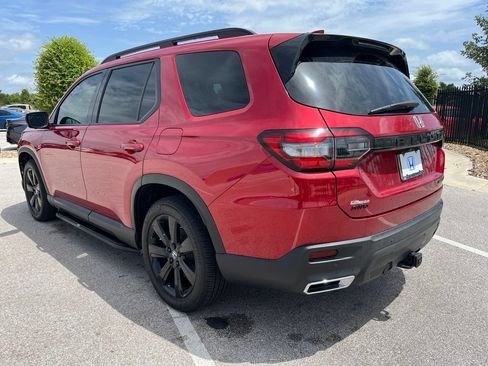 Used 2025 Honda Pilot Black Edition image 6