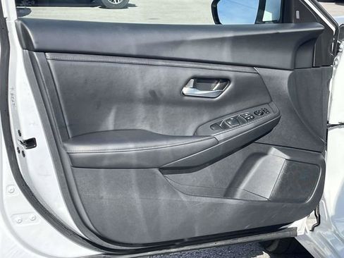 Used 2025 Nissan Sentra SV image 14