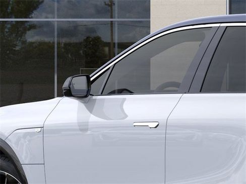 New 2026 Cadillac Lyriq Signature Luxury image 12