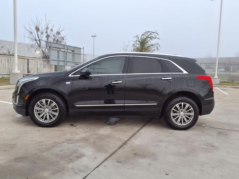 Used 2017 Cadillac XT5 Luxury w/ Driver Awareness Package image 9