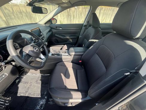 Used 2025 Nissan Altima 2.5 SV FWD image 27
