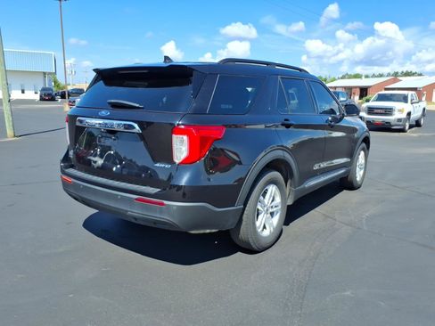 Used 2022 Ford Explorer XLT AWD/4WD image 6