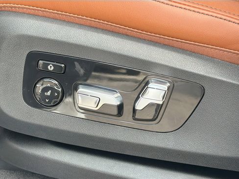 New 2026 BMW X7 M60i image 26