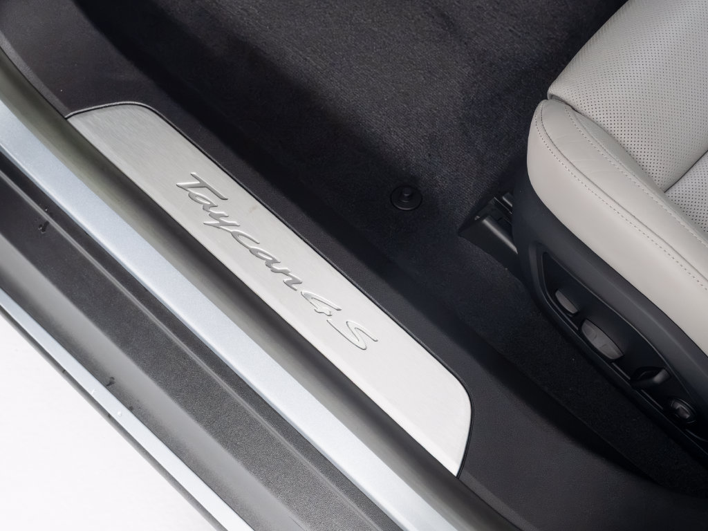 Certified 2023 Porsche Taycan 4S AWD/4WD image 23