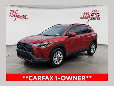 Used 2024 Toyota Corolla Cross LE w/ Moonroof Package FWD image 1