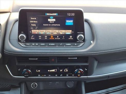 Used 2023 Nissan Rogue SV w/ SV Premium B Package image 25