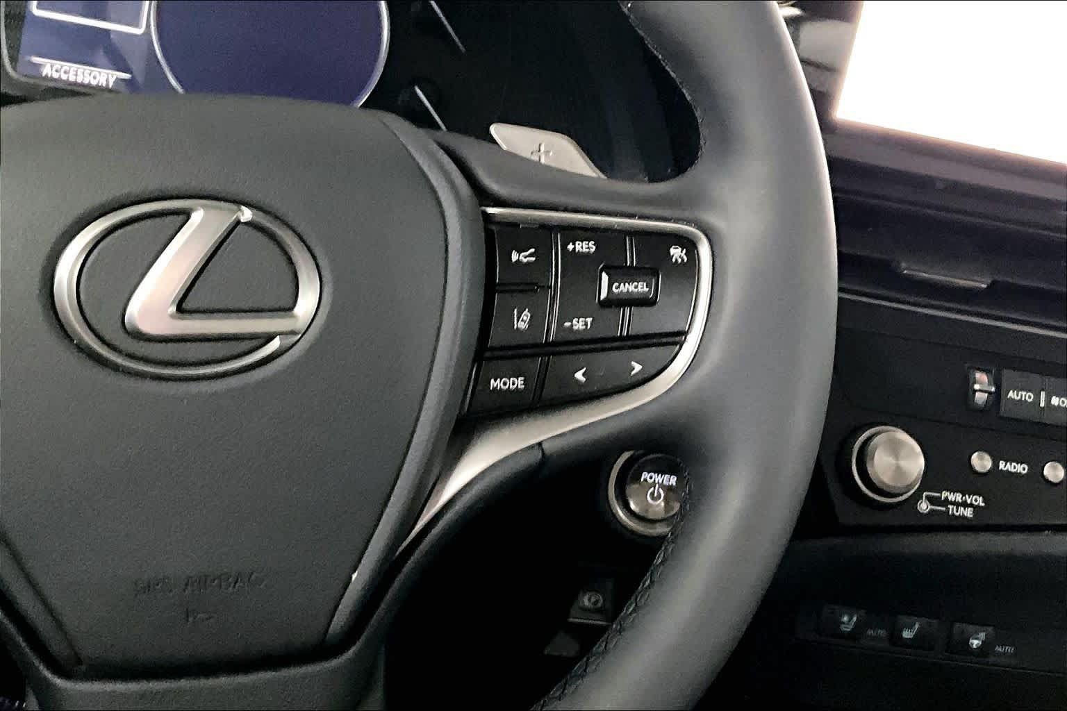 Used 2025 Lexus ES 300h w/ Premium Package FWD image 25