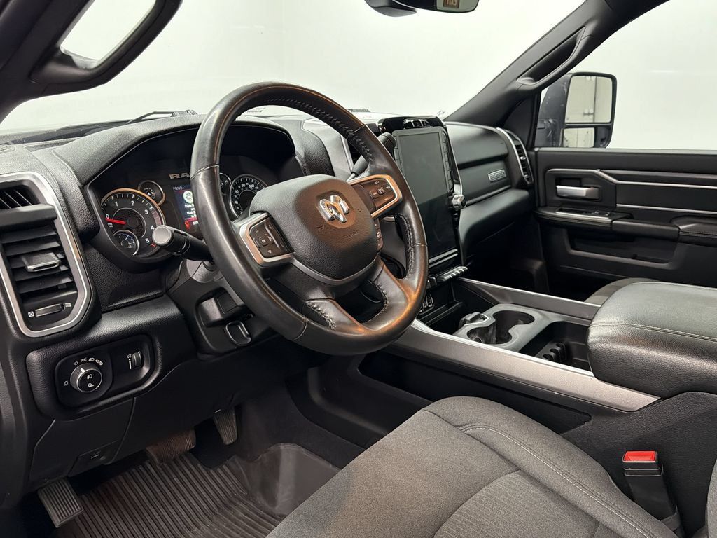 Used 2024 RAM 3500 Big Horn w/ Night Edition AWD/4WD image 4