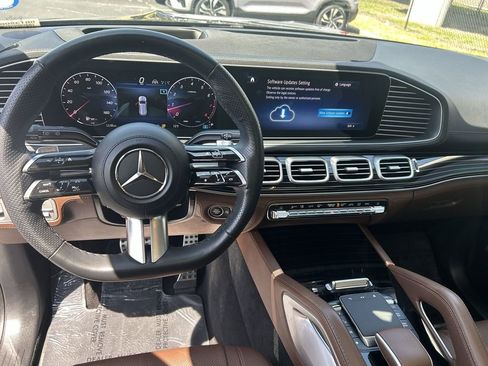Used 2024 Mercedes-Benz GLS 580 4MATIC image 21