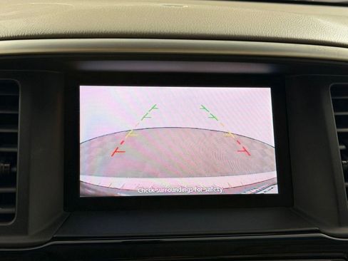 Used 2015 Nissan Pathfinder SV FWD image 28