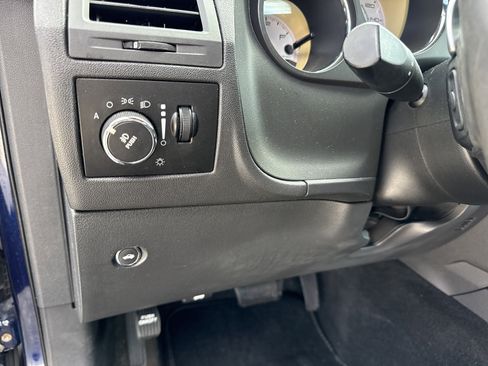 Used 2013 Dodge Challenger R/T image 28