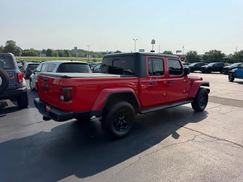 Used 2021 Jeep Gladiator Sport AWD/4WD image 3