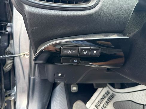 Used 2021 Toyota Prius LE AWD/4WD image 17