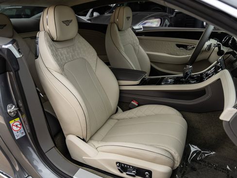 Used 2022 Bentley Continental GT image 43