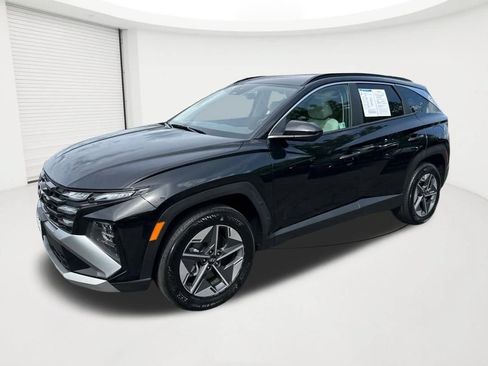 Certified 2025 Hyundai Tucson SEL AWD/4WD image 1