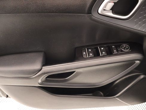 Used 2021 Kia Soul S FWD image 14