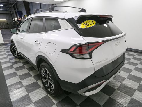 Used 2024 Kia Sportage EX AWD/4WD image 10