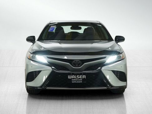 Used 2018 Toyota Camry XSE image 8