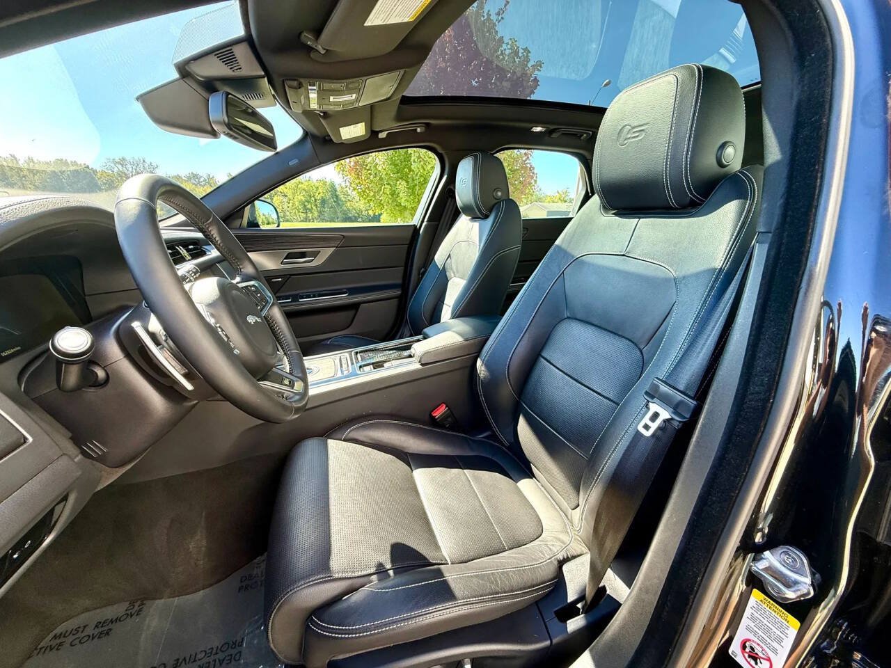 Used 2018 Jaguar XF S AWD/4WD image 14