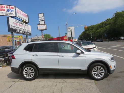 Used 2019 Volkswagen Tiguan S image 9