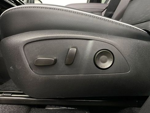 Used 2026 Buick Enclave Sport Touring w/ Power Package FWD image 12