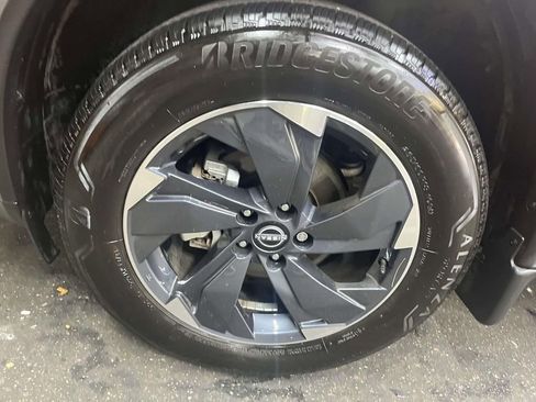 Used 2025 Nissan Rogue SV w/ SV Premium Package AWD/4WD image 10