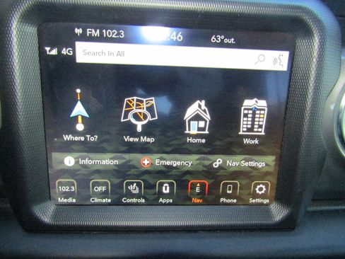 Used 2022 Jeep Wrangler Unlimited Sahara w/ Cold Weather Group image 26