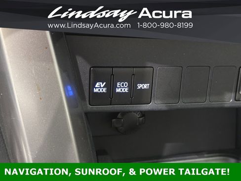 Used 2018 Toyota RAV4 XLE image 19