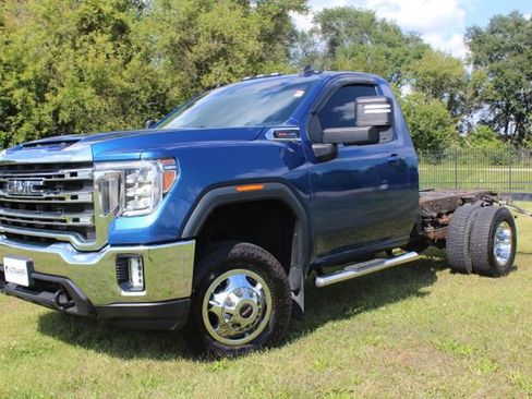 Used 2022 GMC Sierra 3500 SLE w/ SLE Convenience Package image 1
