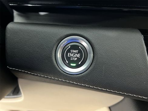 Used 2024 Cadillac Escalade Premium Luxury w/ Performance Package image 17