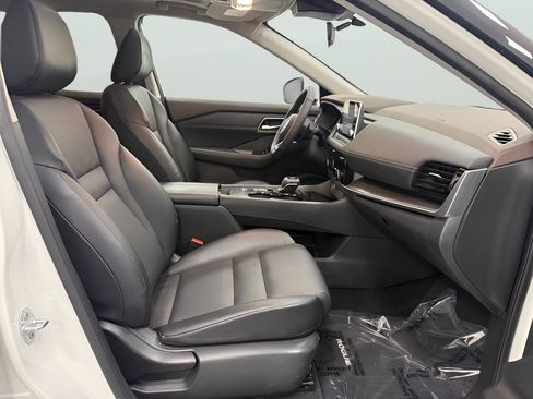 Used 2021 Nissan Rogue SV w/ Premium Package FWD image 13