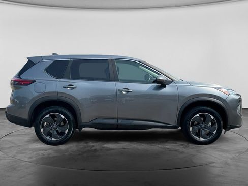 Used 2025 Nissan Rogue SV AWD/4WD image 9