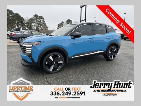 Used 2025 Nissan Kicks SR image 1