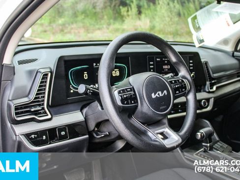 Used 2025 Kia Sportage LX FWD image 30