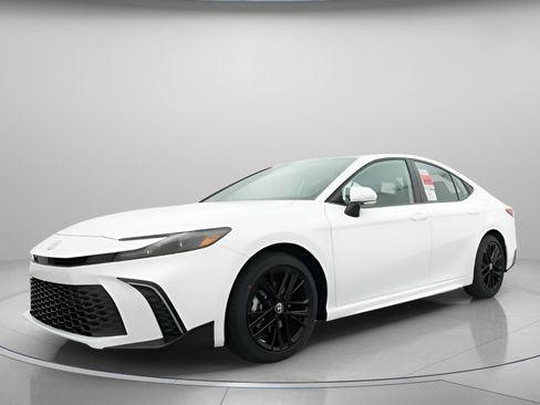 Certified 2026 Toyota Camry SE FWD image 2