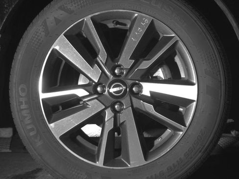 Used 2025 Nissan Versa SV FWD image 13