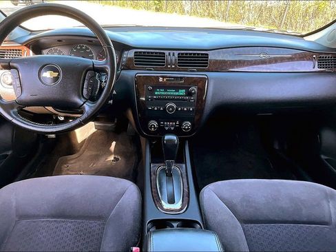 Used 2014 Chevrolet Impala LT w/ LT Sunroof Package image 19