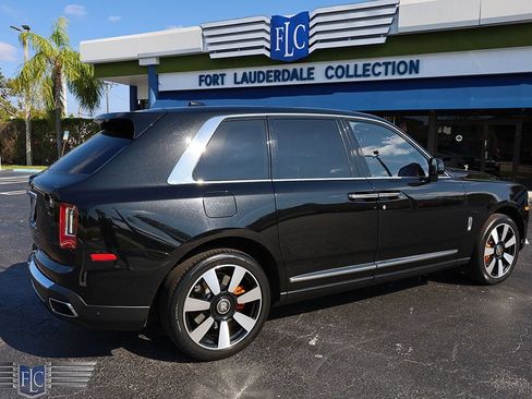 Used 2022 Rolls-Royce Cullinan AWD/4WD image 6