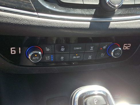 Used 2020 Buick Enclave Avenir w/ Avenir Technology Package AWD/4WD image 17