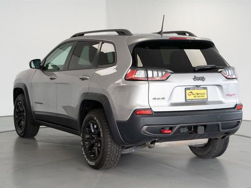 Used 2019 Jeep Cherokee Trailhawk w/ Cold Weather Group AWD/4WD image 5