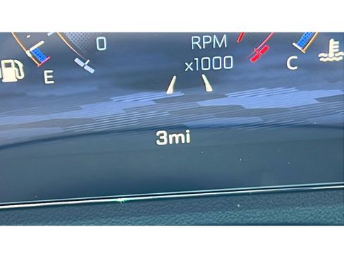 New 2026 Chevrolet Traverse LT w/ Driver Confidence Package AWD/4WD image 16