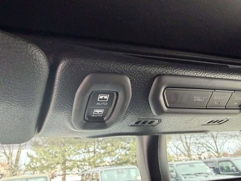 Used 2021 Jeep Wrangler Unlimited Sahara image 23